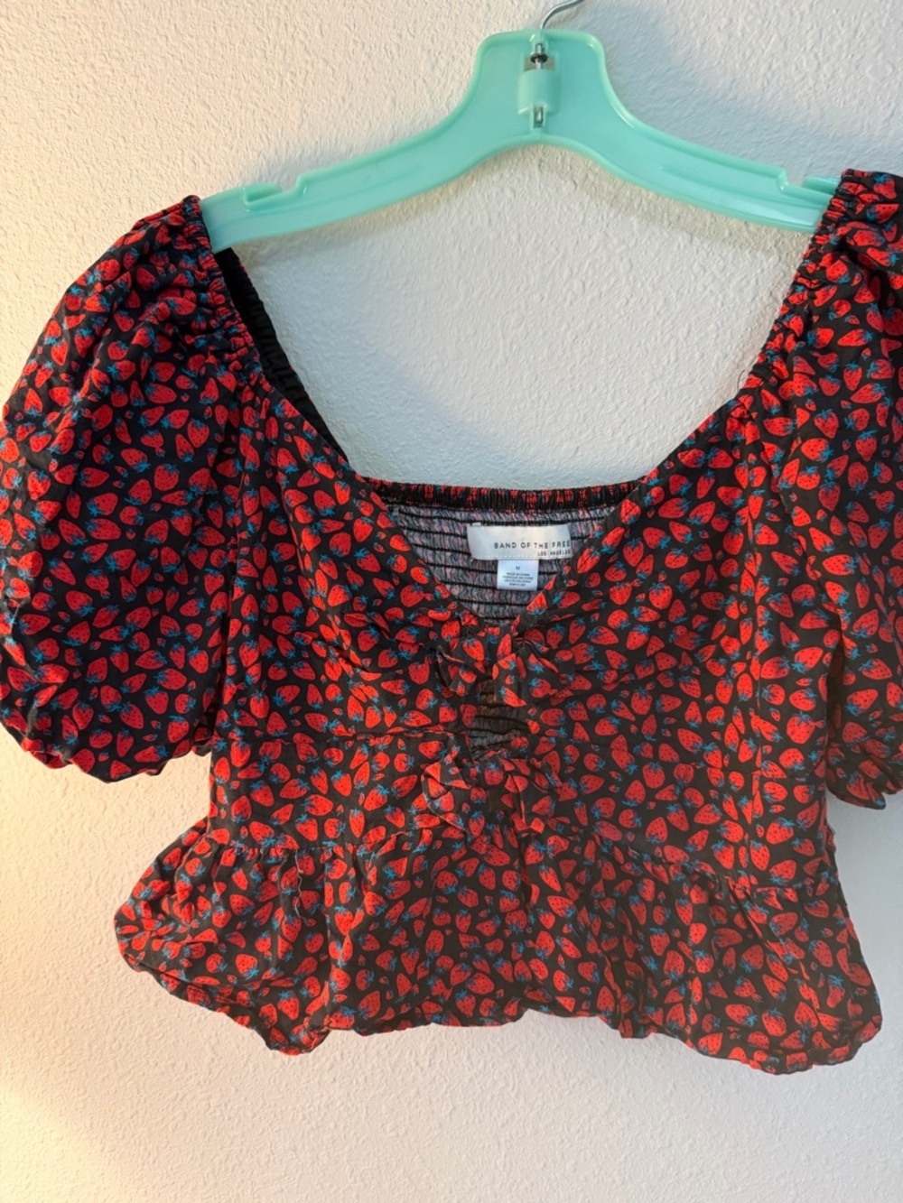 Band of the Free Puff-Sleeve Cropped Top - Red/Black - Picture 2 of 7